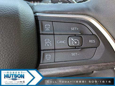 Used 2025 Jeep Grand Cherokee L Limited w/ Luxury Tech Group II AWD/4WD image 21