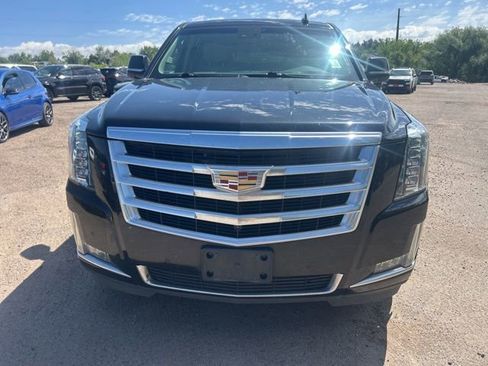 Used 2018 Cadillac Escalade ESV Luxury AWD/4WD image 8