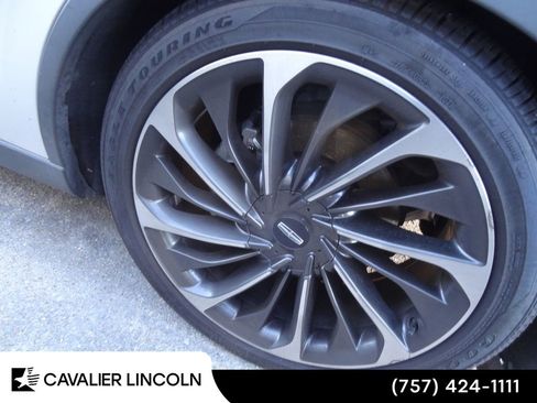 Used 2022 Lincoln Aviator Reserve w/ Equipment Group 201A AWD/4WD image 11