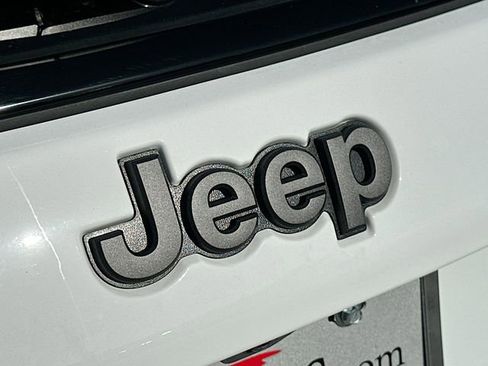 New 2026 Jeep Compass Latitude image 18