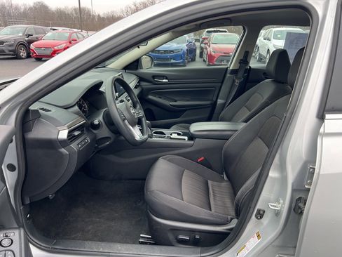 Used 2024 Nissan Altima 2.5 SV image 7