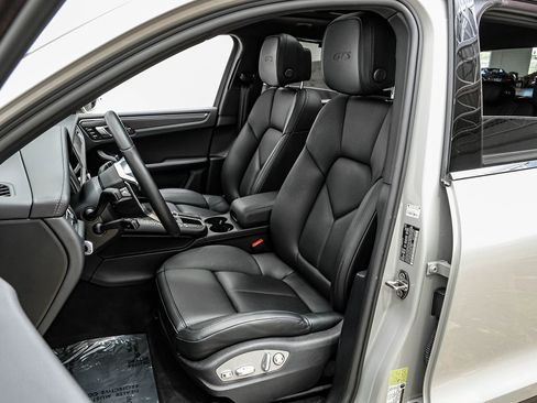 Used 2021 Porsche Macan GTS w/ Premium Package Plus (PF9) image 28