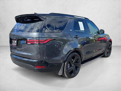 Used 2025 Land Rover Discovery Dynamic SE image 5