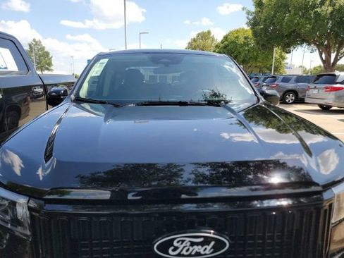 Used 2025 Ford Maverick Lobo AWD/4WD image 3