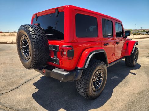 Used 2024 Jeep Wrangler Unlimited Rubicon AWD/4WD image 5