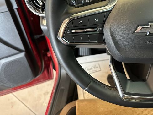 Used 2025 Chevrolet Equinox ACTIV w/ Safety and Technology Package AWD/4WD image 11