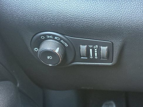 New 2026 Jeep Compass Latitude AWD/4WD image 25