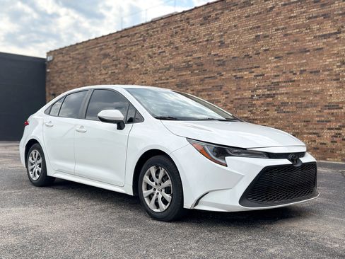Used 2022 Toyota Corolla LE FWD image 1