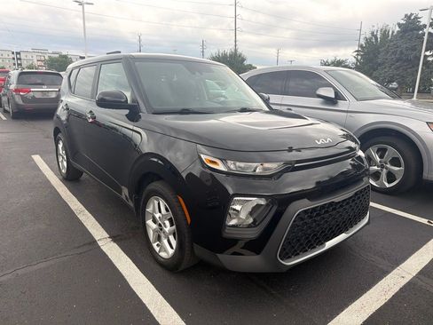 Used 2022 Kia Soul S FWD image 4