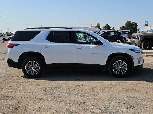 Used 2023 Chevrolet Traverse LT FWD image 9