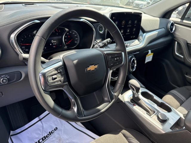 New 2025 Chevrolet Blazer LT w/ Midnight/Sport Edition AWD/4WD image 28
