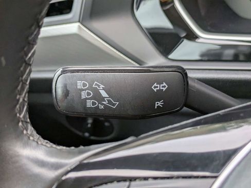Used 2019 Volkswagen Jetta SE FWD image 34