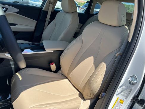 Certified 2025 Acura TLX w/ Technology Package image 15