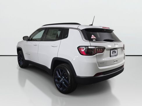 New 2026 Jeep Compass Latitude AWD/4WD image 8