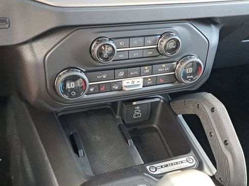 New 2026 Ford Bronco Outer Banks w/ Sasquatch Package image 31