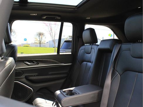 New 2026 Jeep Grand Cherokee Limited AWD/4WD image 28