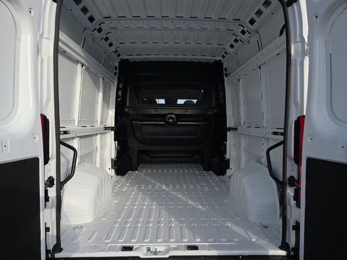 New 2026 RAM ProMaster 2500 w/ Crew Van Package image 7