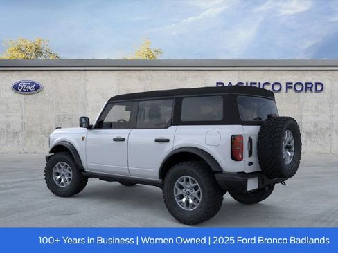 New 2025 Ford Bronco Badlands image 5