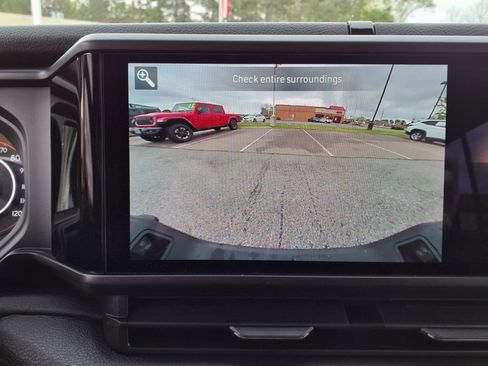 New 2025 Jeep Gladiator Sport image 16