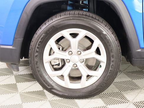 Used 2024 Jeep Compass Sport image 16