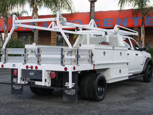 Used 2022 RAM 5500 Tradesman w/ Chrome Appearance Group AWD/4WD image 11