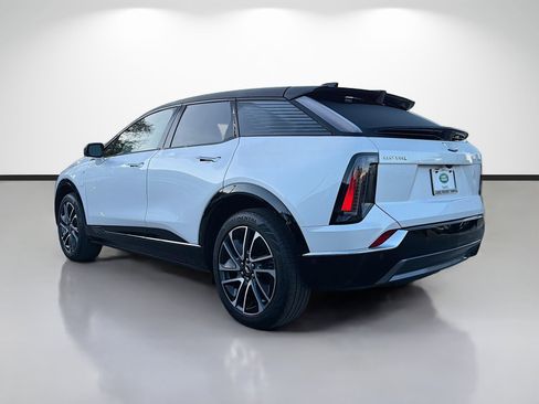 Used 2025 Cadillac Optiq Sport 1 w/ LPO, Floor Liner Package image 3