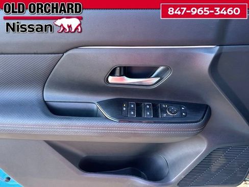 Used 2025 Nissan Kicks SR FWD image 10