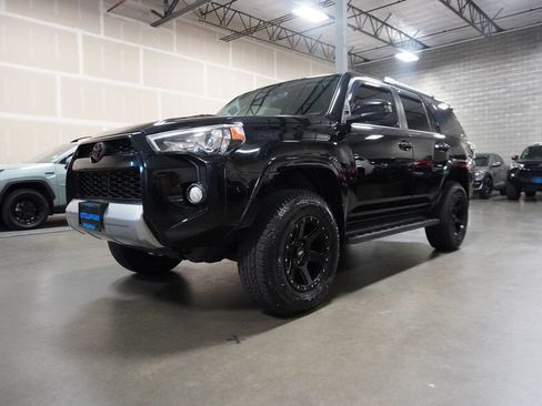 Used 2016 Toyota 4Runner Trail AWD/4WD image 2