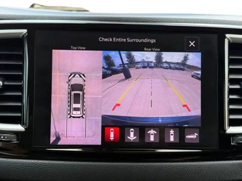 Used 2022 Chrysler Pacifica Touring-L w/ Uconnect Theater Family Group FWD image 41