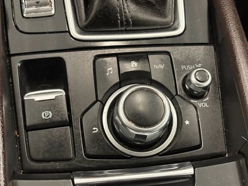 Used 2018 MAZDA MAZDA3 Touring image 45