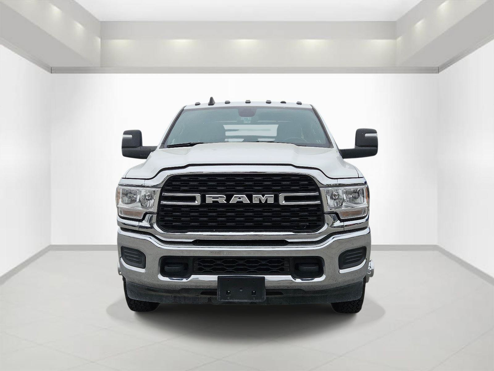 Used 2024 RAM 3500 SLT w/ Quick Order Package 2YG SLT AWD/4WD image 2