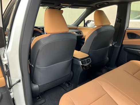 New 2026 Lexus RX 450h AWD w/ Convenience Package image 35