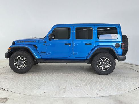 Used 2025 Jeep Wrangler Unlimited Sahara w/ Safety Group AWD/4WD image 2