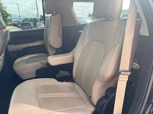 Used 2024 Ford Expedition Limited RWD image 29