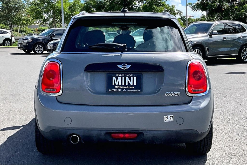 Used 2016 MINI Cooper 4-Door Hardtop FWD image 4