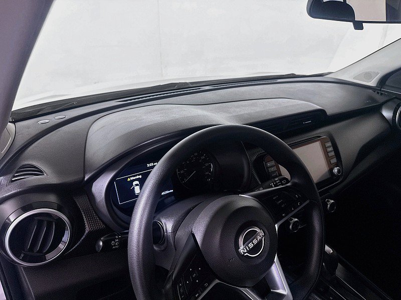 Used 2023 Nissan Kicks SV FWD image 9