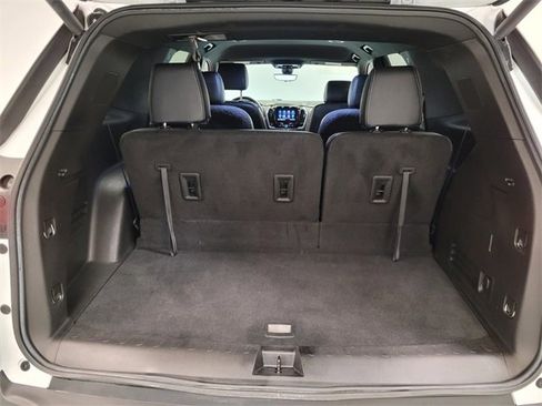 Used 2022 Chevrolet Traverse LT image 12