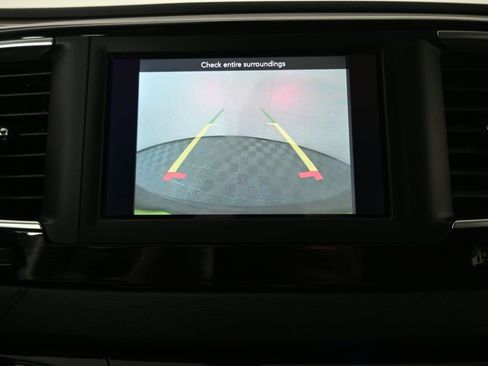 Used 2019 Chrysler Pacifica Touring-L FWD image 31