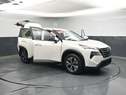 Used 2023 Nissan Rogue SV FWD image 52