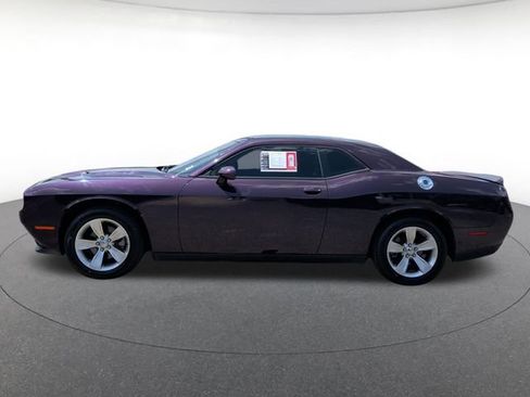 Used 2021 Dodge Challenger SXT RWD image 2