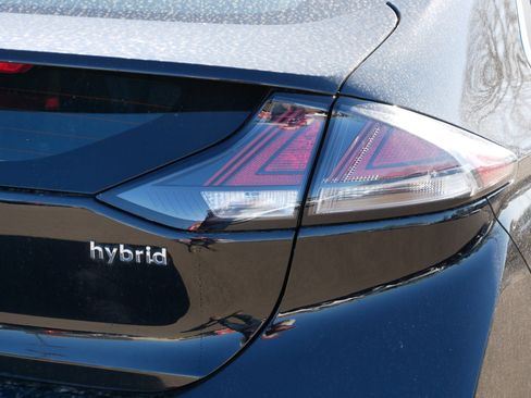 Used 2021 Hyundai Ioniq SEL FWD image 17