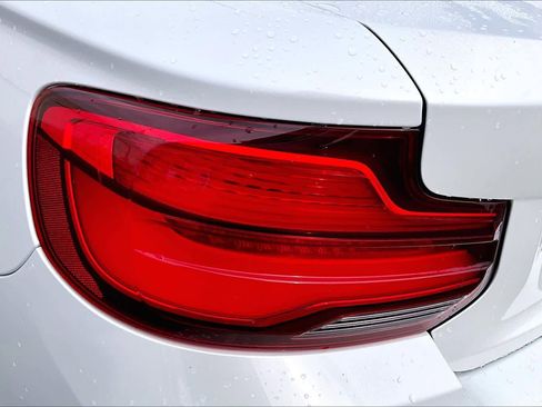 Used 2018 BMW 230i Convertible image 28