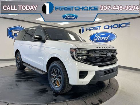 Used 2025 Ford Expedition Tremor AWD/4WD image 1