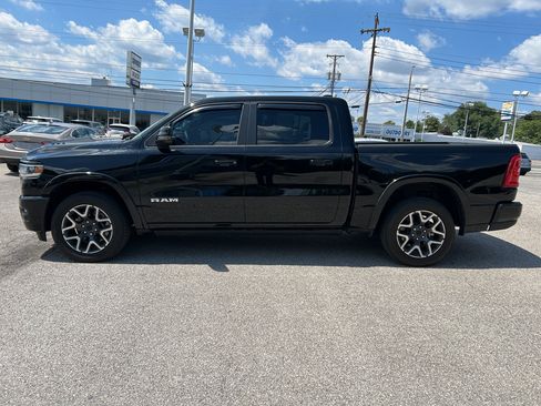 Used 2025 RAM 1500 Laramie w/ Sport Appearance Package AWD/4WD image 8