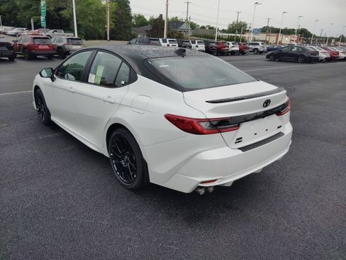 New 2026 Toyota Camry Hybrid AWD/4WD image 3
