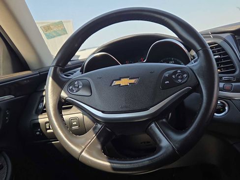 Used 2018 Chevrolet Impala LT FWD image 19