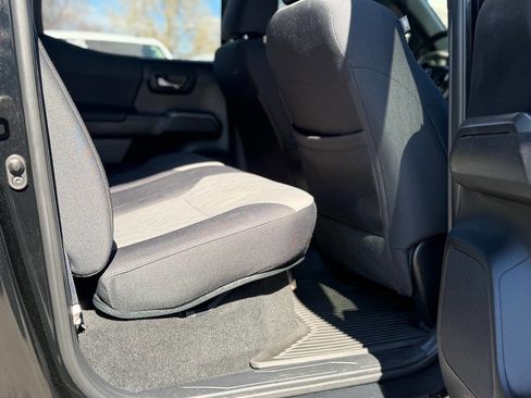 Used 2021 Toyota Tacoma TRD Sport w/ Technology Package image 53