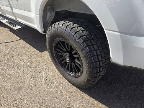 Used 2020 Ford F350 Lariat w/ Lariat Value Package image 6