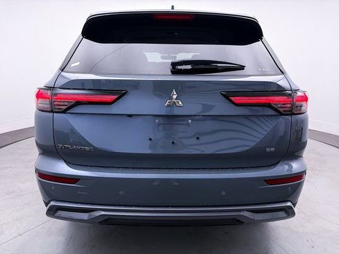 New 2026 Mitsubishi Outlander SE image 5