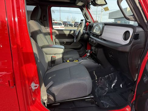 Used 2024 Jeep Wrangler Unlimited w/ Convenience Group image 16